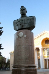Памятник - бюст К.К.Рокоссовскому